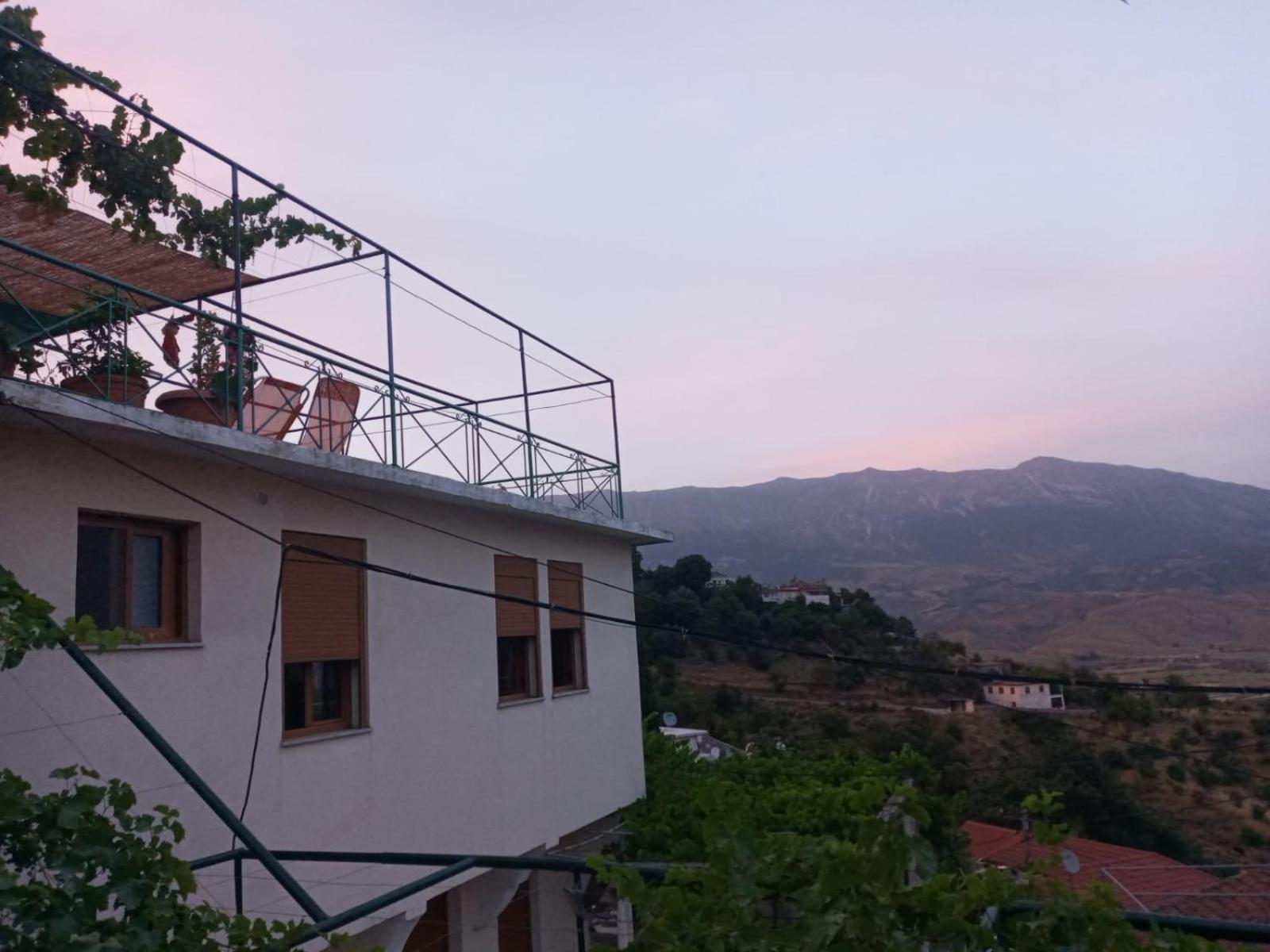 Relax Camping Gjirokaster Ngoại thất bức ảnh