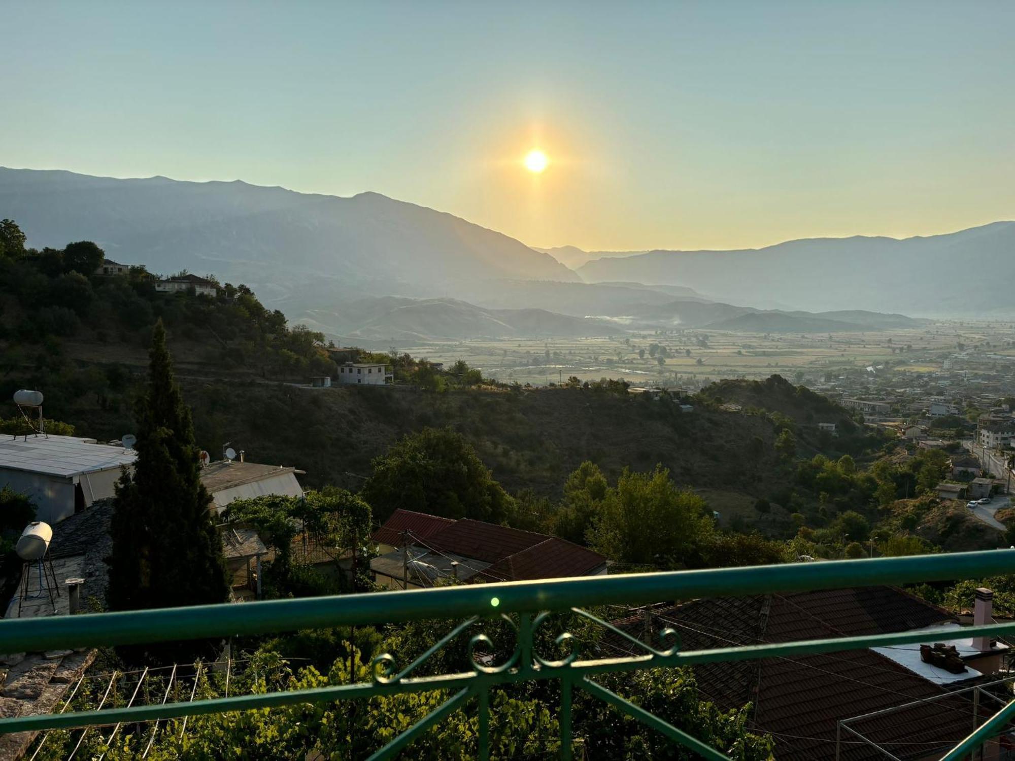 Relax Camping Gjirokaster Ngoại thất bức ảnh
